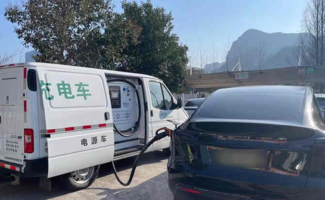 阳高汽车搭电